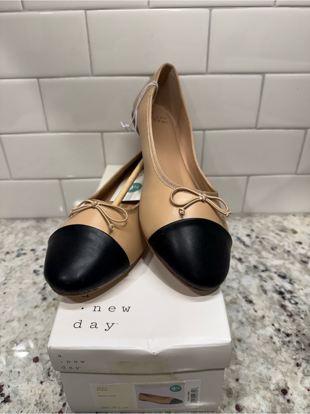 a new day “Janie” Beige and Black Cap-Toe Ballet Flats Size 9 1/2 New In Box